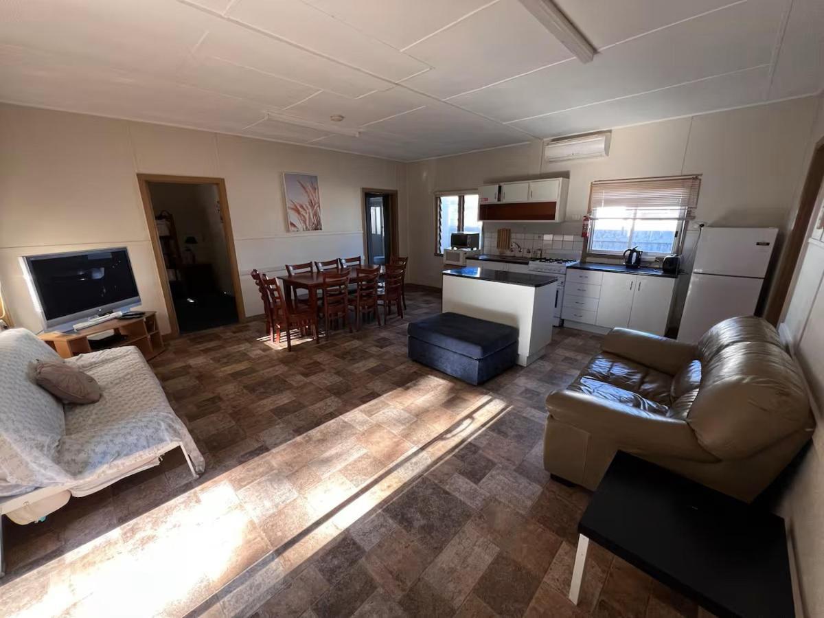 Kickback Cottages Lakes Entrance Eksteriør billede